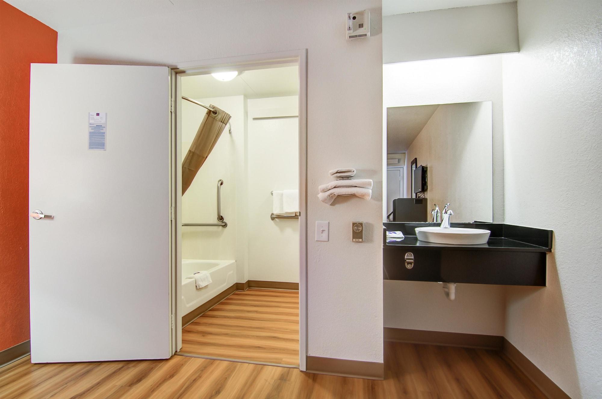 Motel 6-Springfield, Mo - North ภายนอก รูปภาพ