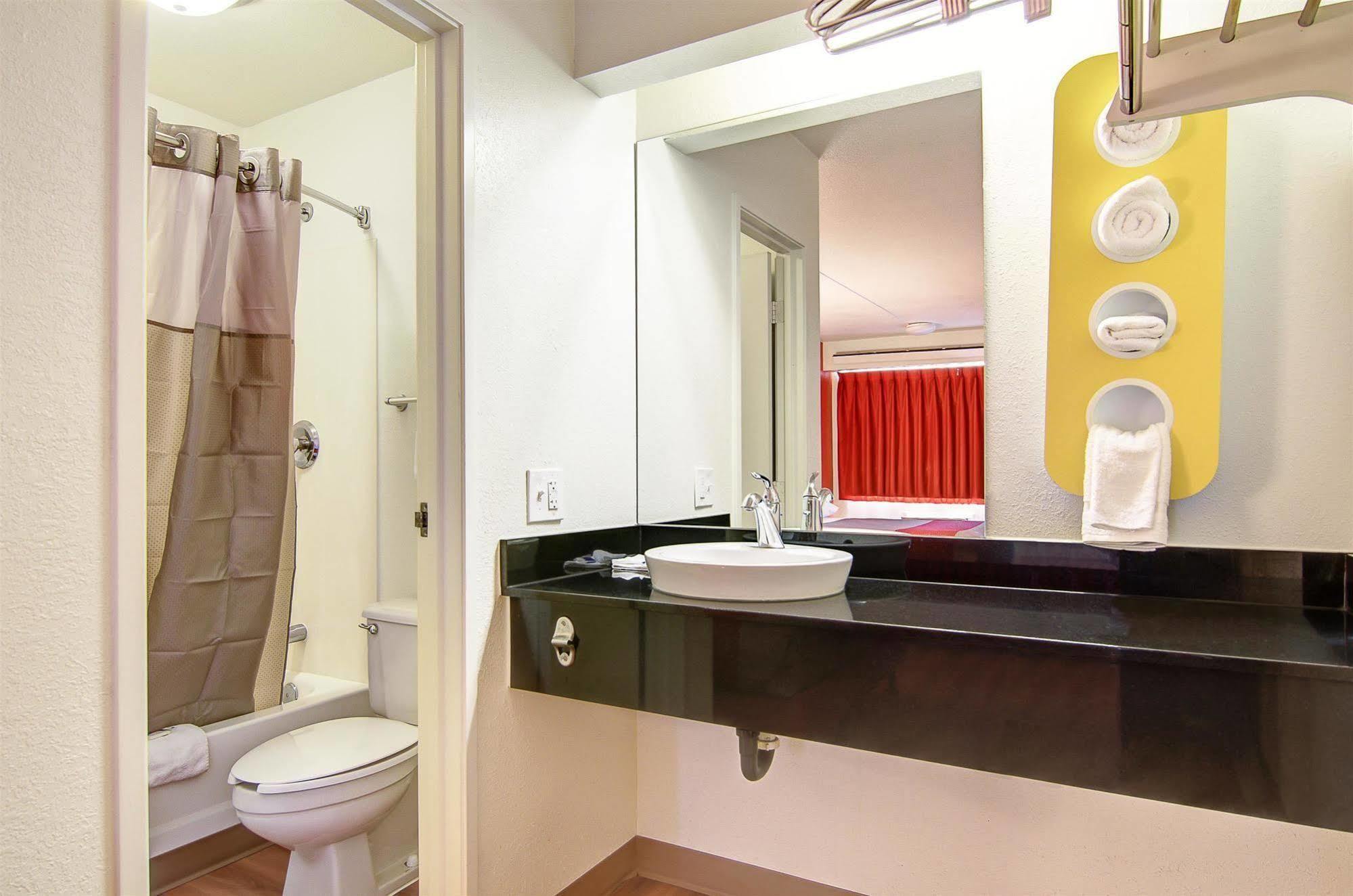 Motel 6-Springfield, Mo - North ภายนอก รูปภาพ